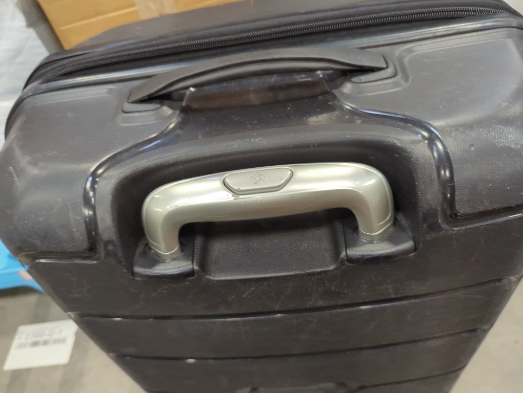 Samsonite Freeform Large Checked Luggage with Dual 360° Spinner Wheels - TSA Lock, Airline-Approved - Lightweight Durable Polypropylene Expandable Hardshell - Black