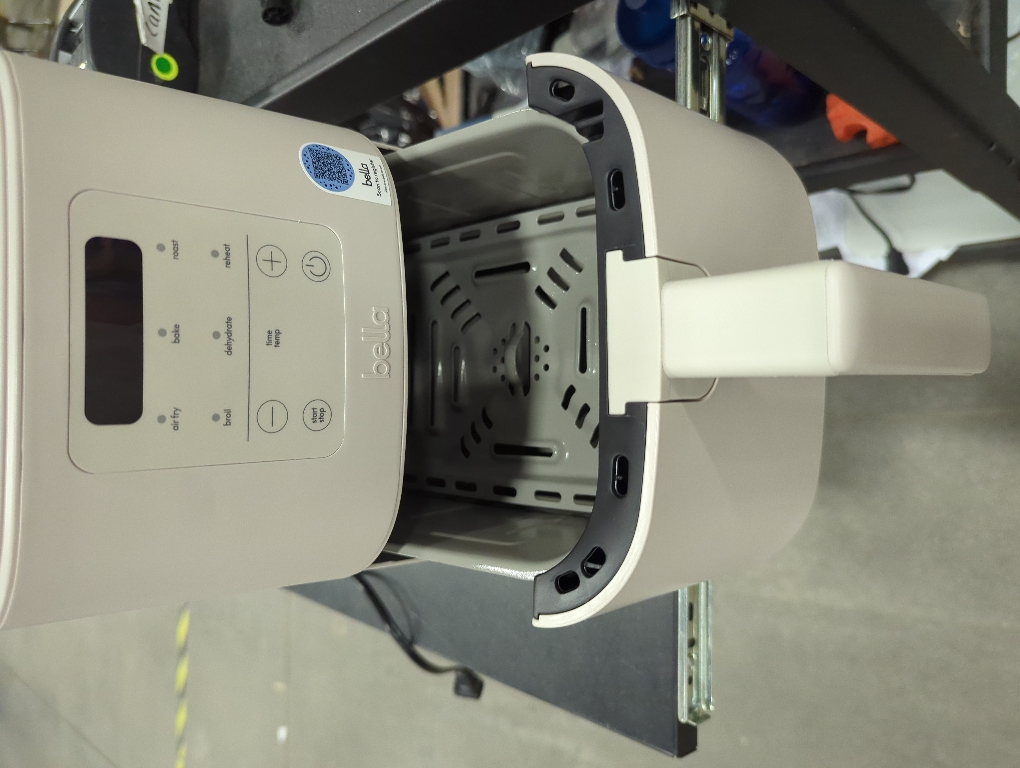 Bella PRO Touchscreen Air Fryer, 4-Quart, Slim Design, Oatmilk