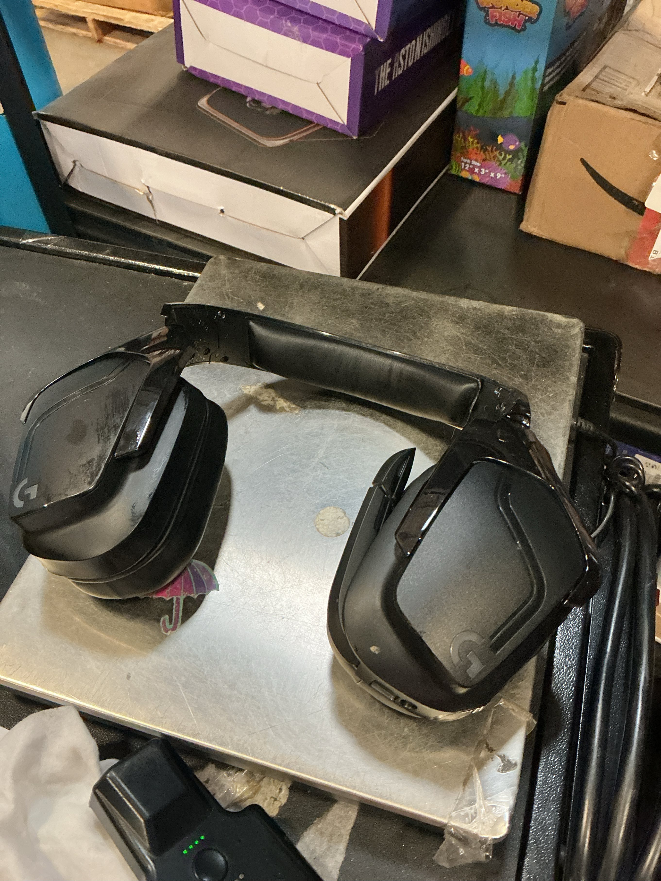 Logitech - G935 Wireless 7.1 Surround Sound Over-the-Ear Gaming Headset for PC with LIGHTSYNC RGB Lighting - Black/Blue