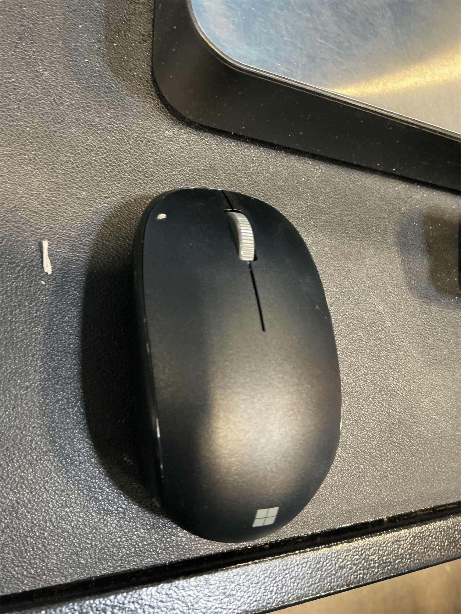 Incase Bluetooth Mouse - Designed by Microsoft - Compact, Comfortable, Right/Left Hand Use, 4-Way Scroll Wheel, Wireless Bluetooth Mouse for PC/Laptop/Desktop, Mac/Windows Computer (Black)