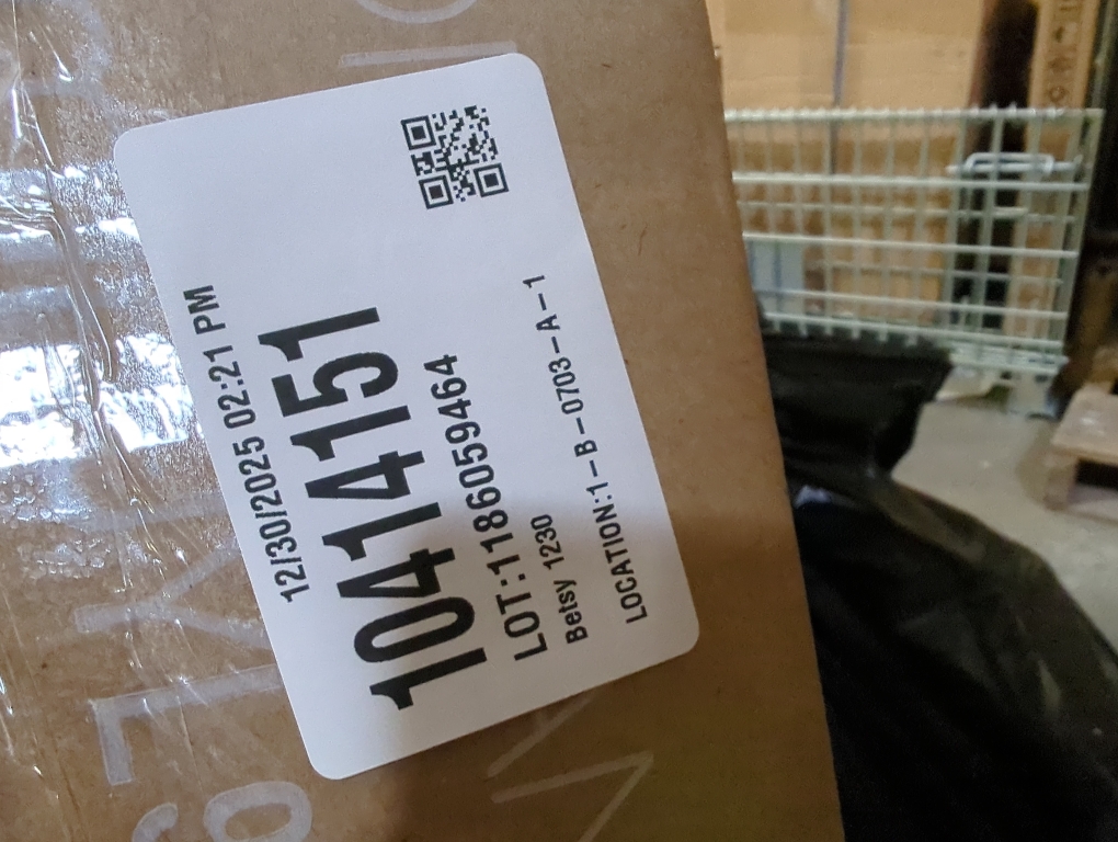 JONATHAN Y Caleb 1-Light 8 Brass Wall Sconce in Black/Brass