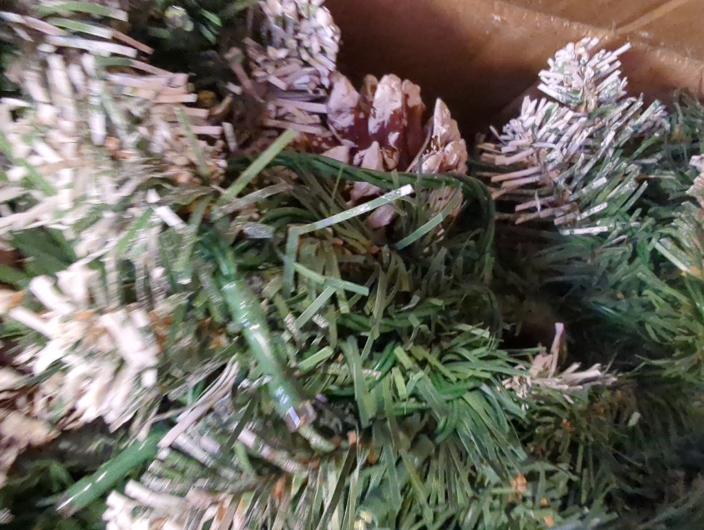 Pine cone pre-lit Christmas tree