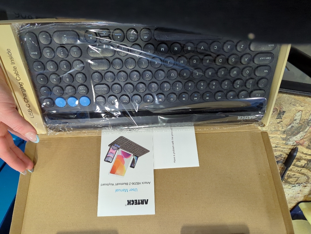 Arteck Wireless Bluetooth Keyboard for Windows, iOS, Android, Computer, Laptop, Smartphone - Multi-Functional with Built-in Cradle