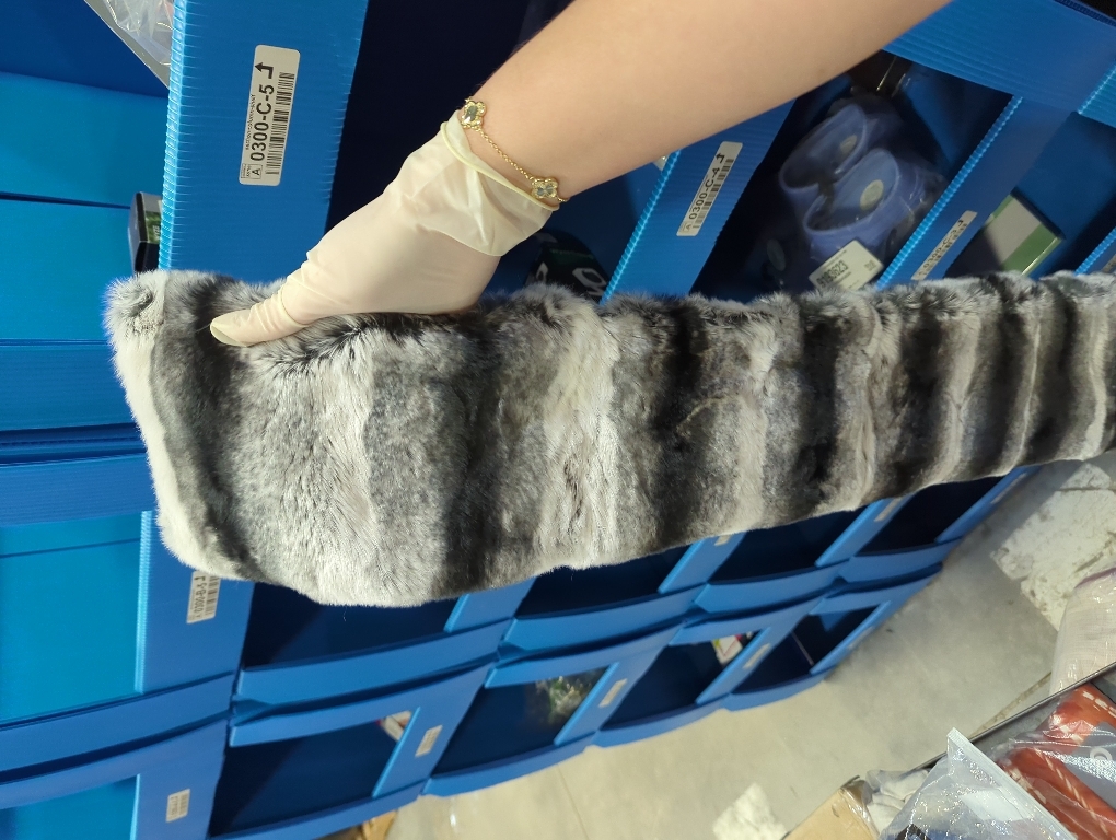 Large Chinchilla Chinchilla Tapered Scarf