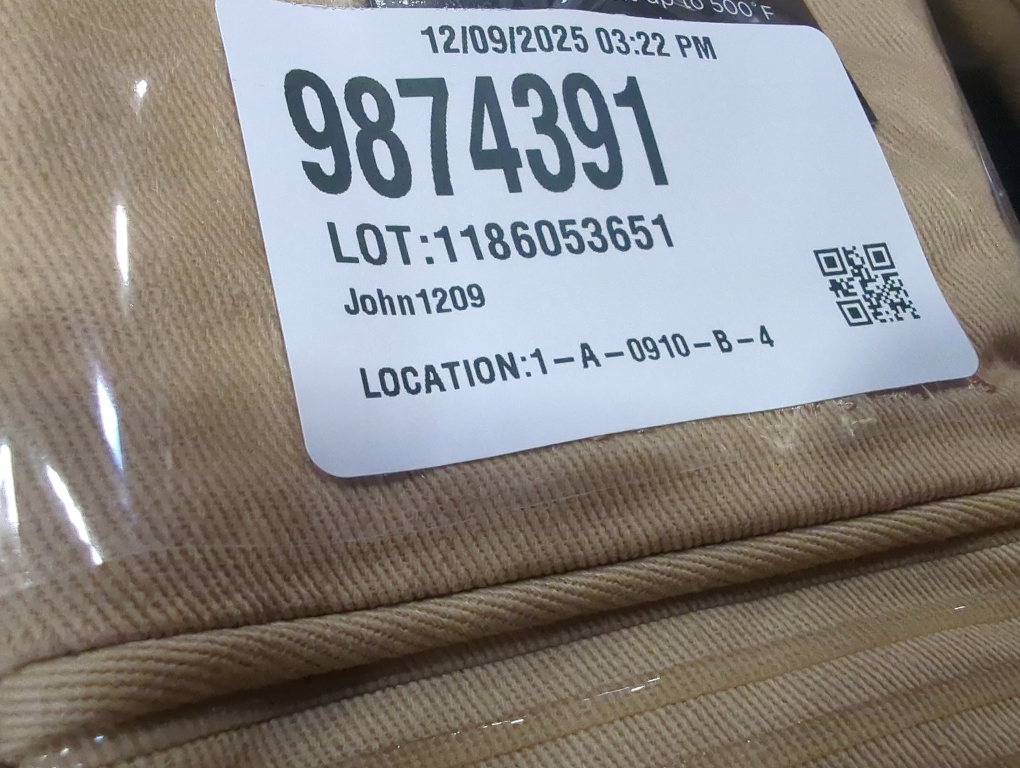 Set of 2 Color beige All-Clad Silicone Oven Mitt,  Cappuccino