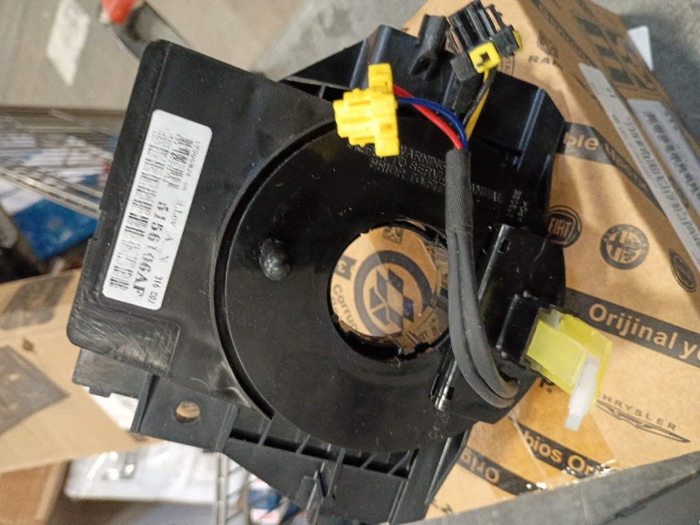 Amrxuts 5156106AF Steering Wheel ClockSpring with Angle Sensor for 2007-2018 JEE-p Wrangler JK 5156106AA, 5156106AB, 5156106AC, 5156106AD, 5156106AE 68003216AF 68003216AB