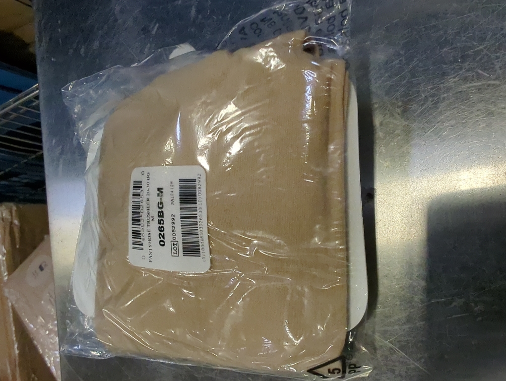 TRUFORM TruSheer Pantyhose 20-30mmHg (Beige) Medium