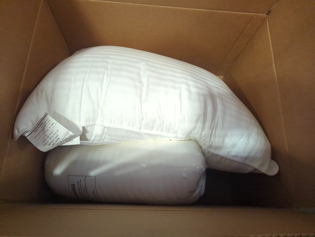 Size medium Color White hotel pillow