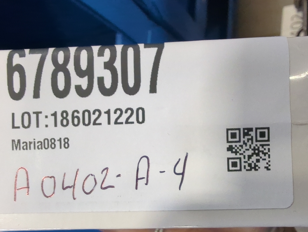 Therabody TheraFace Depuffing Cold & Heat Facial Treatment Wand - White