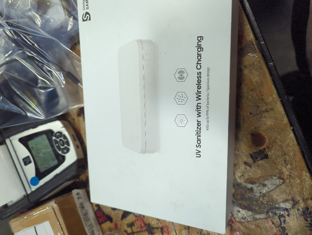 Samsung Electronics Qi Wireless Charger UV Sanitizer GP-TOU020SACWU - White