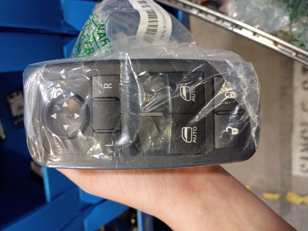 Car Window switches 68183752AB 68183752AC 68183752AD 68320752AA