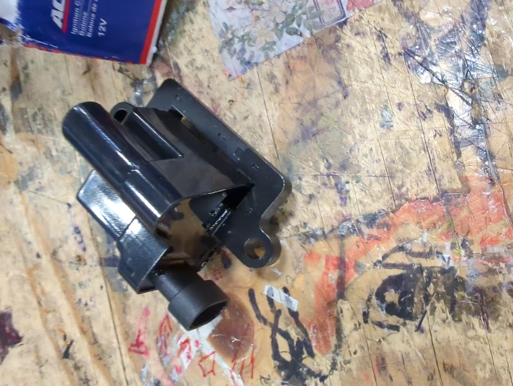 Ignition Coil Pack - Replaces 12558693, UF271, 5C1083, D581 - Compatible with Chevy, GMC & Cadillac Vehicles - Escalade, Avalanche, Silverado, Express 3500, Suburban, Tahoe, Sierra, Savana, Yukon XL