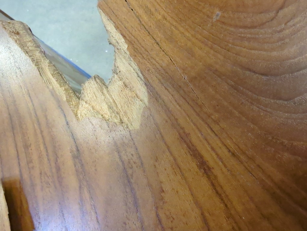 BADANG CARVING | Natural Teak Coffee Table
