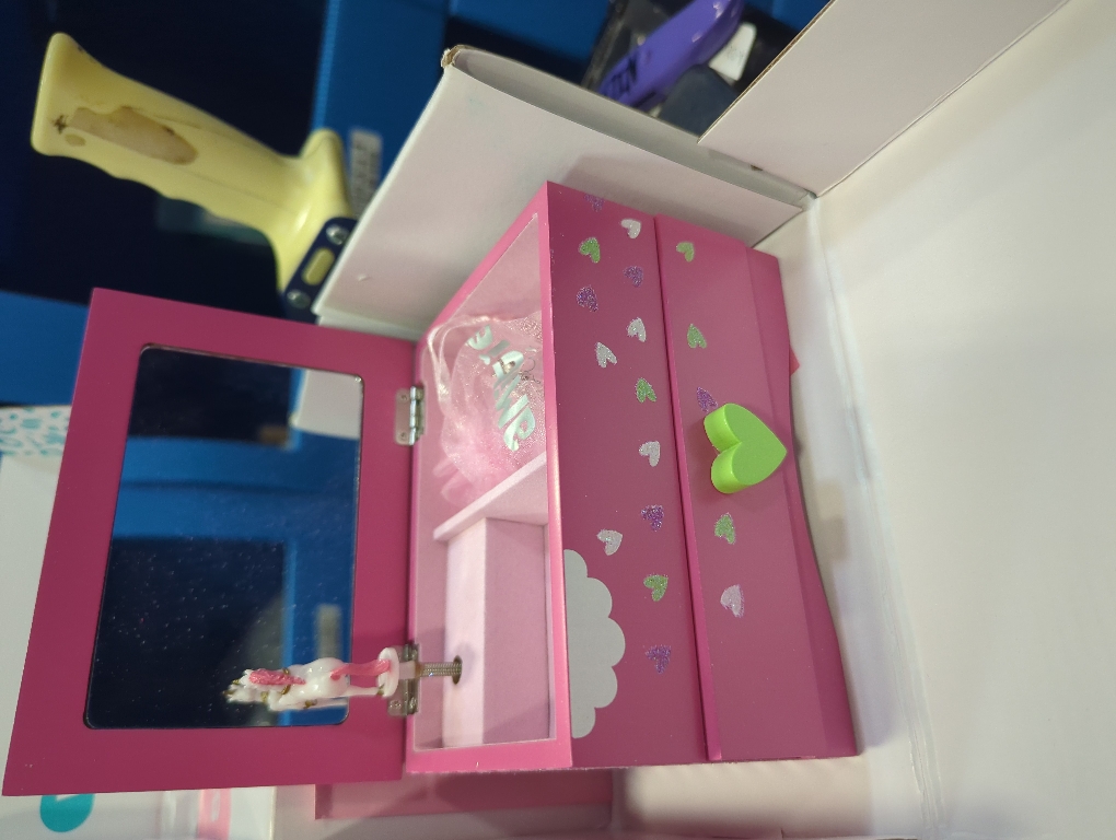 Pink Amitié Lane Unicorn Musical Jewelry Box for Girls - Unicorns Gifts For Girls - Music Box For 5 Year Old Birthday Gifts or Ages 6, 7, 8, Kids Jewelry Box, Unicorn Bedroom Decor For Little Girl (Pink)