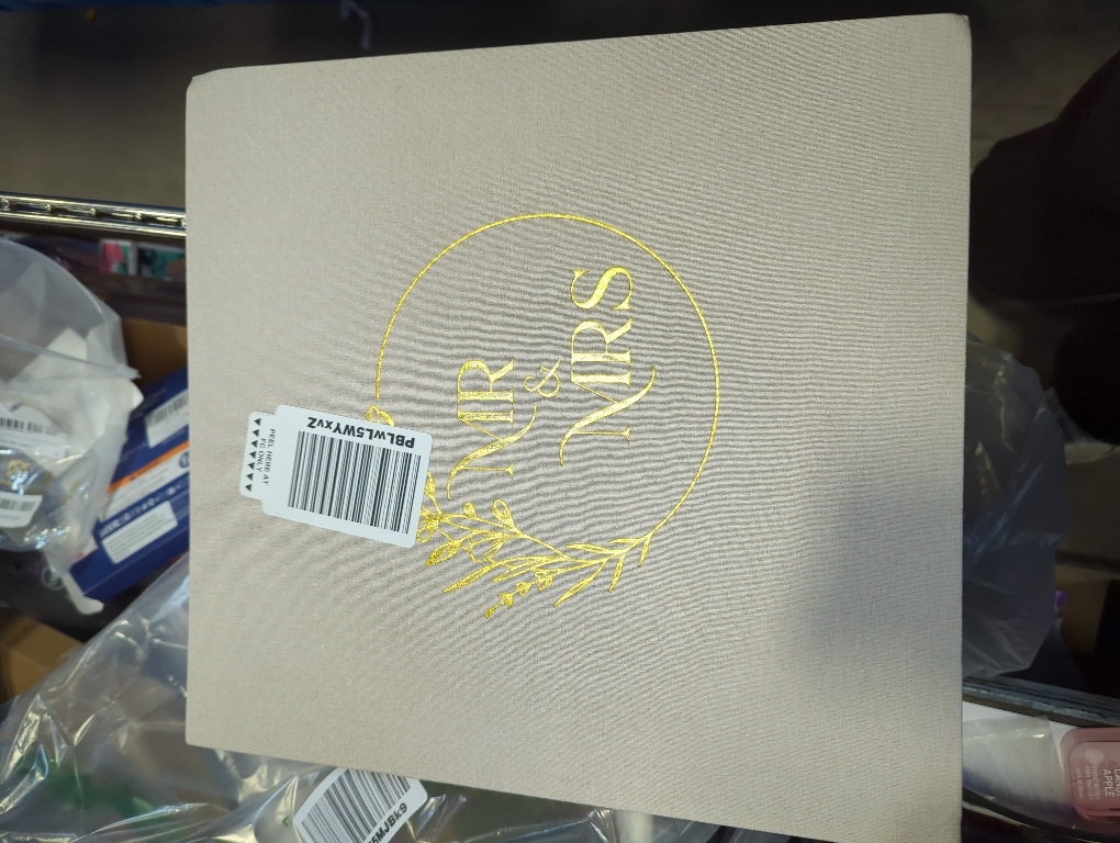 Lanpn Wedding Photo Album 4x6 600 Pockets, Large Capacity Newlywed Marriage Albums Linen Hardcover Slip in Holds 600 horizontal Vertical Photos (Beige)