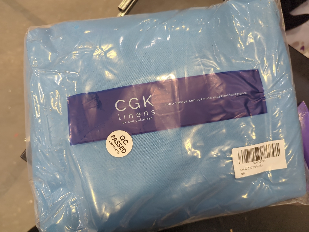 Twin XL Size 3 Piece Sheet Set - Comfy Breathable & Cooling Bed Sheets Set - Hotel Luxury Bedding for Women, Men, Kids, Teens, Boys & Girls - Deep Pockets, Soft, Wrinkle Free - Oeko-Tex - Denim Blue