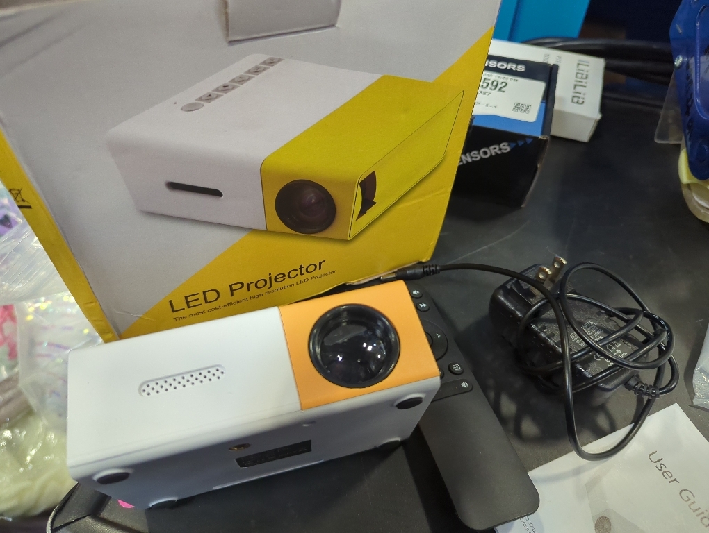 TV Smart Projector, Portable projector Pico Full Color LED LCD Video Projector, Outdoor Movie Projector Compatible with TV Stick Smartphone/HDMI/USB