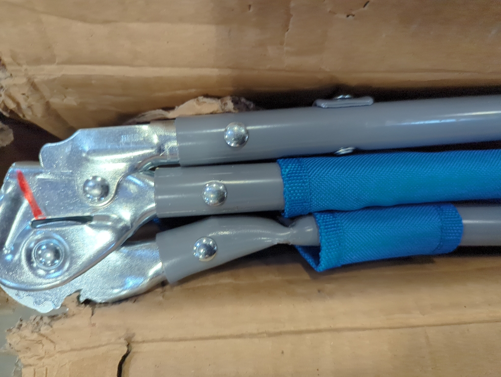 Ostrich Beach Lounge Chair, Folding & Reclining Outdoor Chaise Lounger, Blue - Portable Adjustable Recliner Chair for Lawn, Pool, Patio, Garden, and Yard