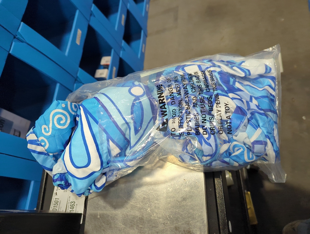 Blue Velway Picnic Table & Bench Covers: 6 FT Water-Resistant Windproof Elastic Fitted Tablecloth   Storage Bag - 3-Piece Set Camping Table   Seat Covers (72x30 Inches)