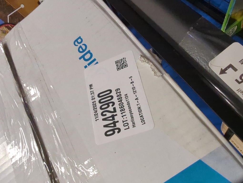 Midea Ice Maker Countertop, Bullet Ice, 26 lbs Daily Production, 2 Ice Sizes, White