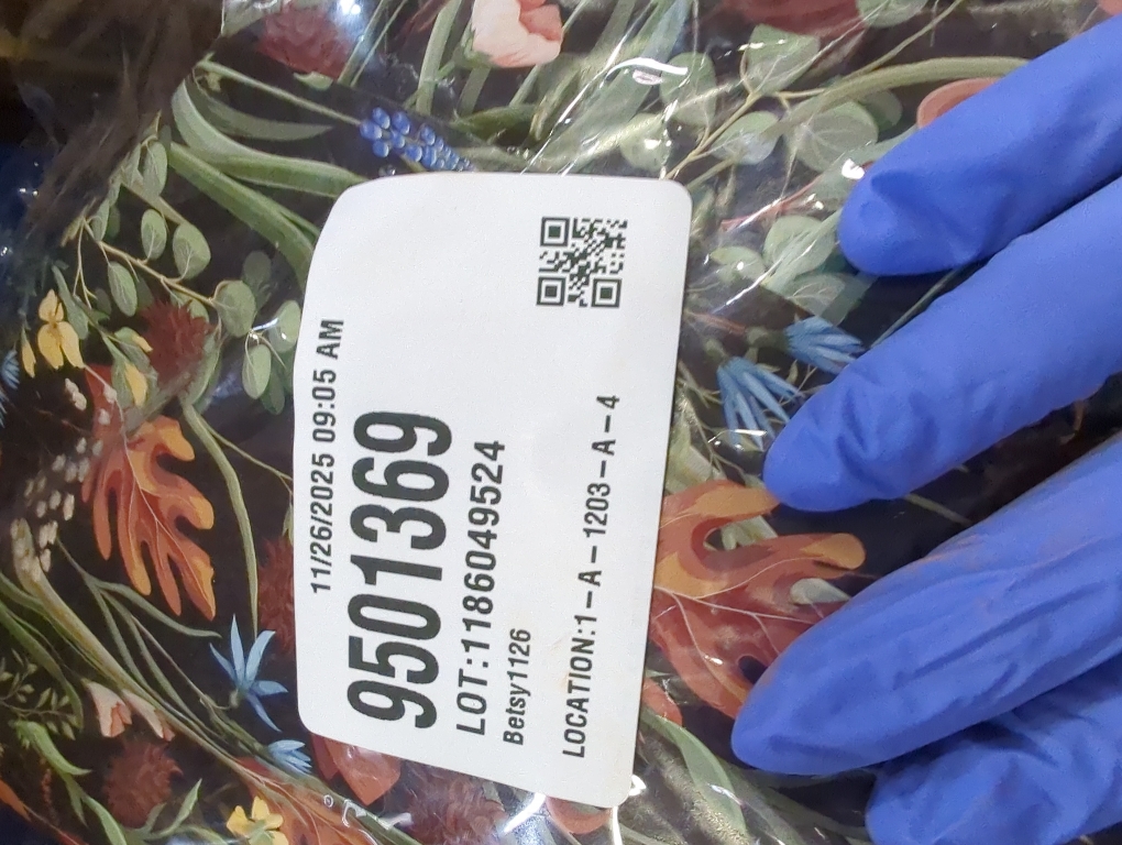 Real Flower Bouquet for Christmas Decorations with Dried Pine Branches & Flowers,