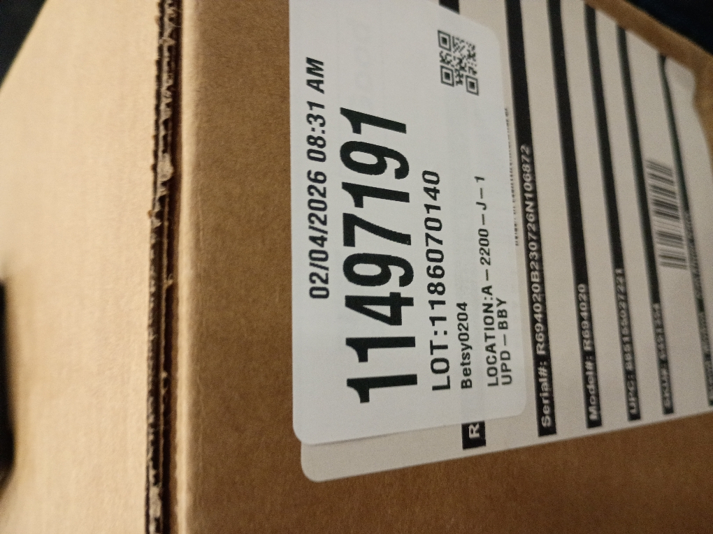 iRobot Roomba 694 Robot Vacuum-Wi-Fi Connectivity, Personalized Cleaning Recommendations, Works with Alexa, Good for Pet Hair, Carpets, Hard Floors, Self-Charging, Roomba 694