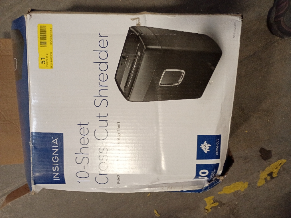 Insignia™ - 10-Sheet Crosscut Paper/CD Shredder - Black