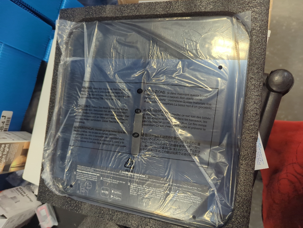 Color Black Wyze Smart Scale X - Digital Bathroom Scale for Body Weight, BMI, Body Fat, Muscle Mass, Heart Rate Monitor | Sync with Health Apps | Body Composition Analyzer for People, Baby & Pet, 400 lbs (Black)