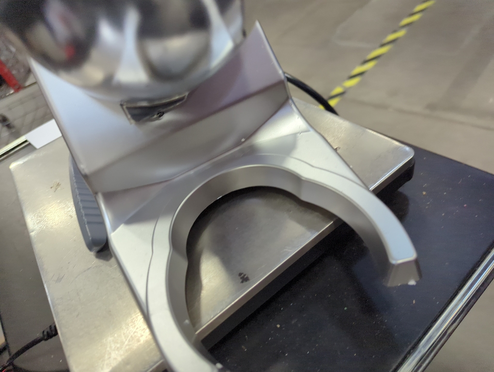 VEVOR Ice Crusher Machine, 143lbs Per Hour Electric 2 Blades Snow Cone Maker, Stainless Steel Shaved Ice Machine with Bowl and Cover, 300W 2000RPM Ice-Shaver for Home and Commercial Use, Silver