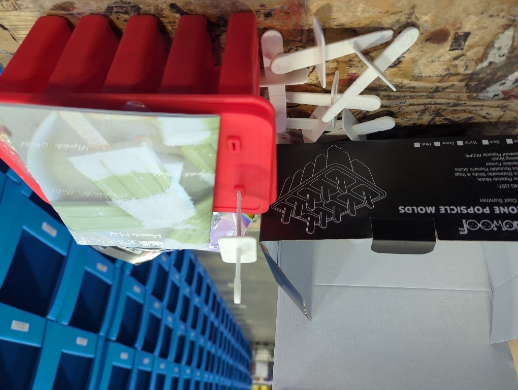 Miaowoof Homemade Popsicle Molds, 10-Cav Non-BPA Silicone Ice Pop Maker, with 50 Sticks, 50 Bags, 10 Reusable Sticks, Funnel, Brush and Ice Pop Recipe (Red)