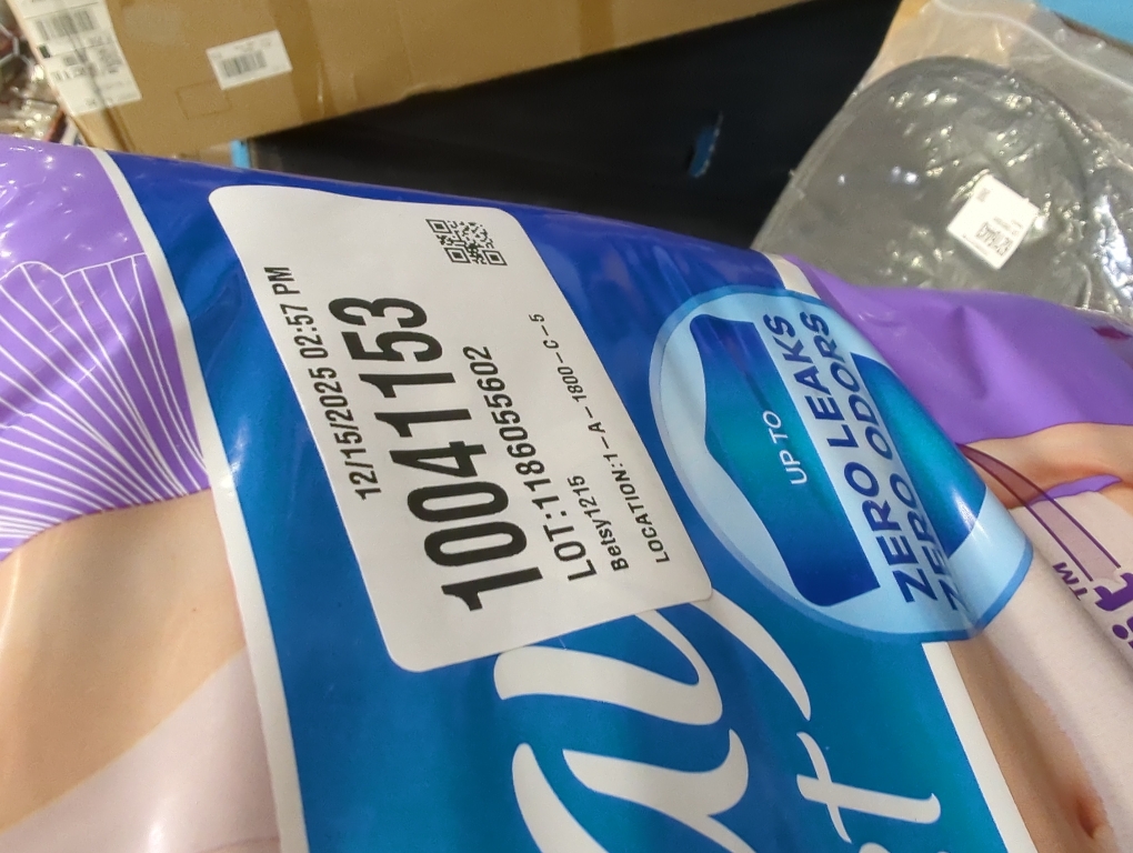 Always Discreet Incontinence Underwear for Women Maximum Absorbency, S/M, 42 Count (Packaging May Vary)