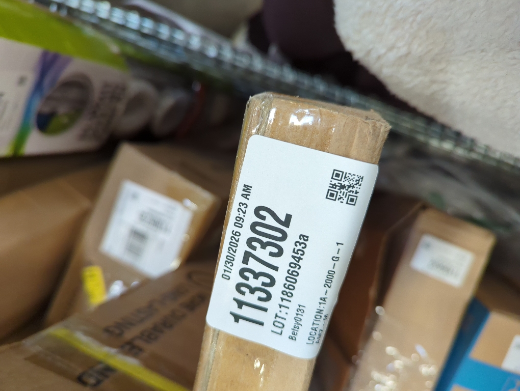 20 x 30 Luxury Arched Bathroom Mirror - Arch Wall Mirror with Shatterproof Tempered Glass and Metal Deep Frame, Hanging or Leaning for Living Room, Dresser, Entrance and Hallway, Gold