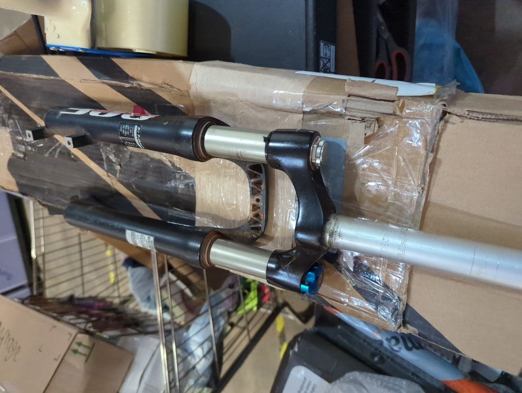 26/27.5/29 Inch MTB Suspension Fork, Travel 120mm, 28.6mm Straight Tube QR 9mm, 100mm Spacing Hub, Crown Lockout Aluminum Alloy Shock Absorber XC Mountain Bike Front Fork