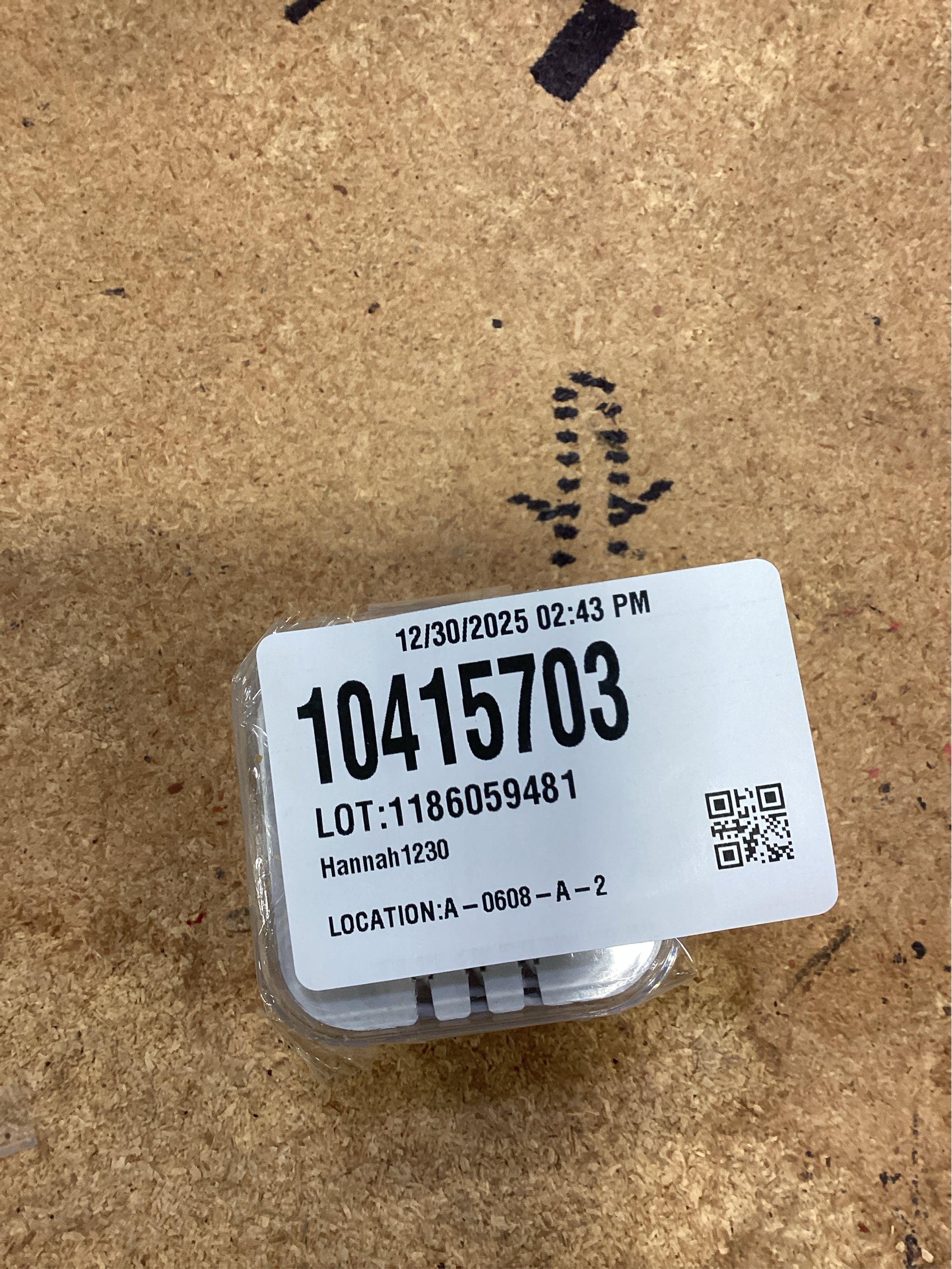 [2 Pack] WEIZY Aux Earbuds/Earphones, Vize 3.5mm Wired Headphones Noise Isolating Earphones Volume Control & Built-in Microphone Compatible with iPhone/Samsung/Android/MP3/MP4