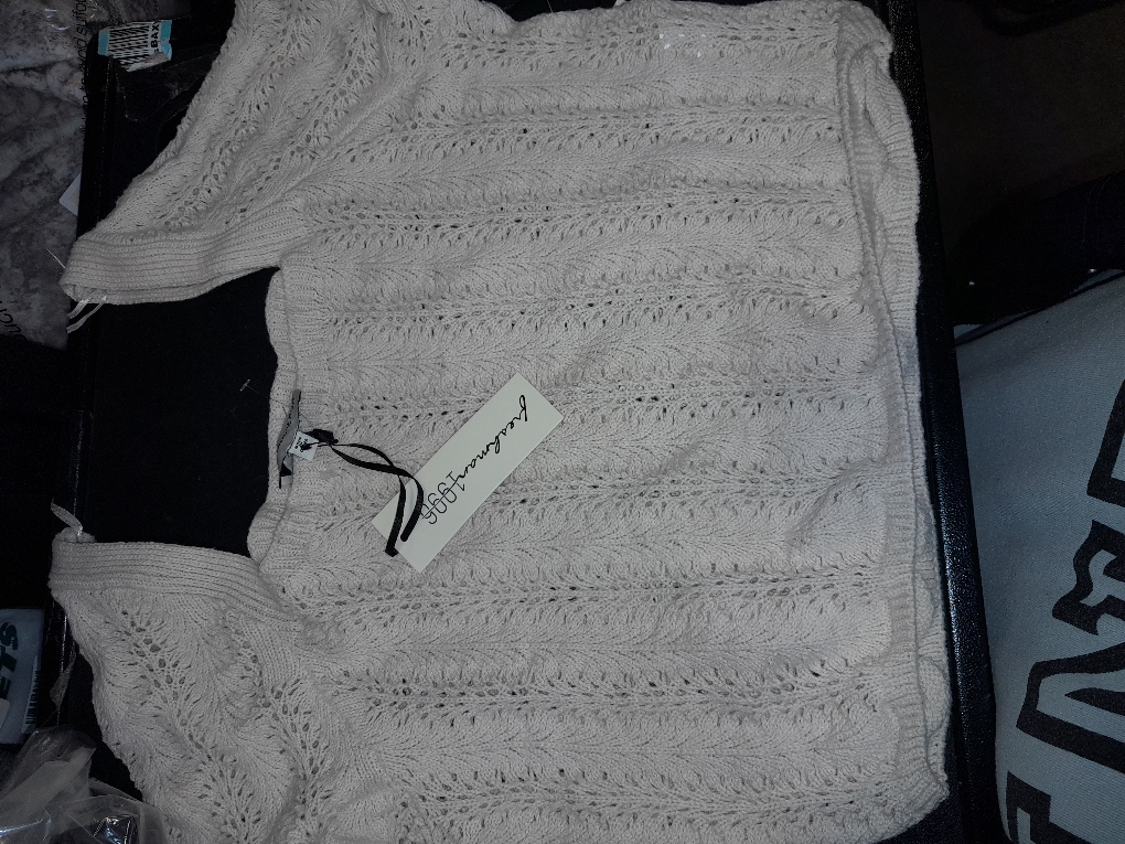 Freshman  1996 women's large knitted crop top