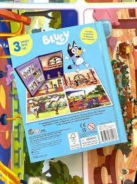 Bluey My Busy Books - Storybook, 10 figurines, Playmat ...