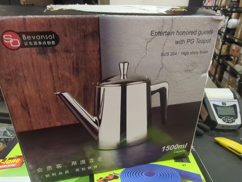 304 Stainless Steel Teapot Long Strain Large Capacity Teapot with Infuser and Removable Filter for Home Restaurant Office Dinnerware Accessories Drinkware Item (750ml)