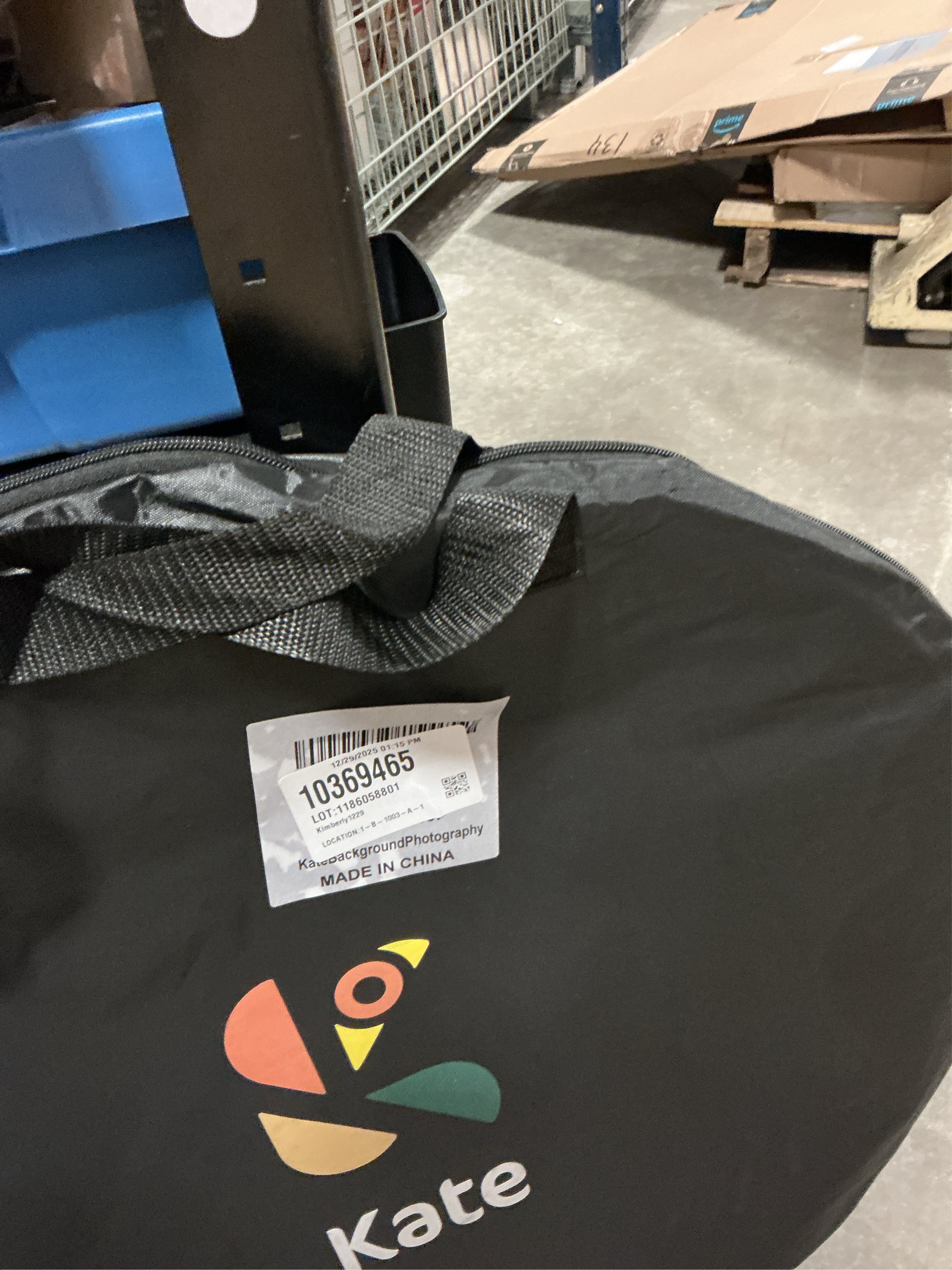 Kate 5x6.5ft(1.5x2m) Collapsible Backdrop White Black Twist Flex Folding Pop up Backgrounds for Photoshoot, Headshots Photo, Video Calls