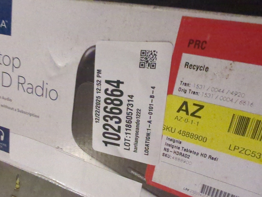 Insignia™ - Tabletop FM/HD Radio - Black