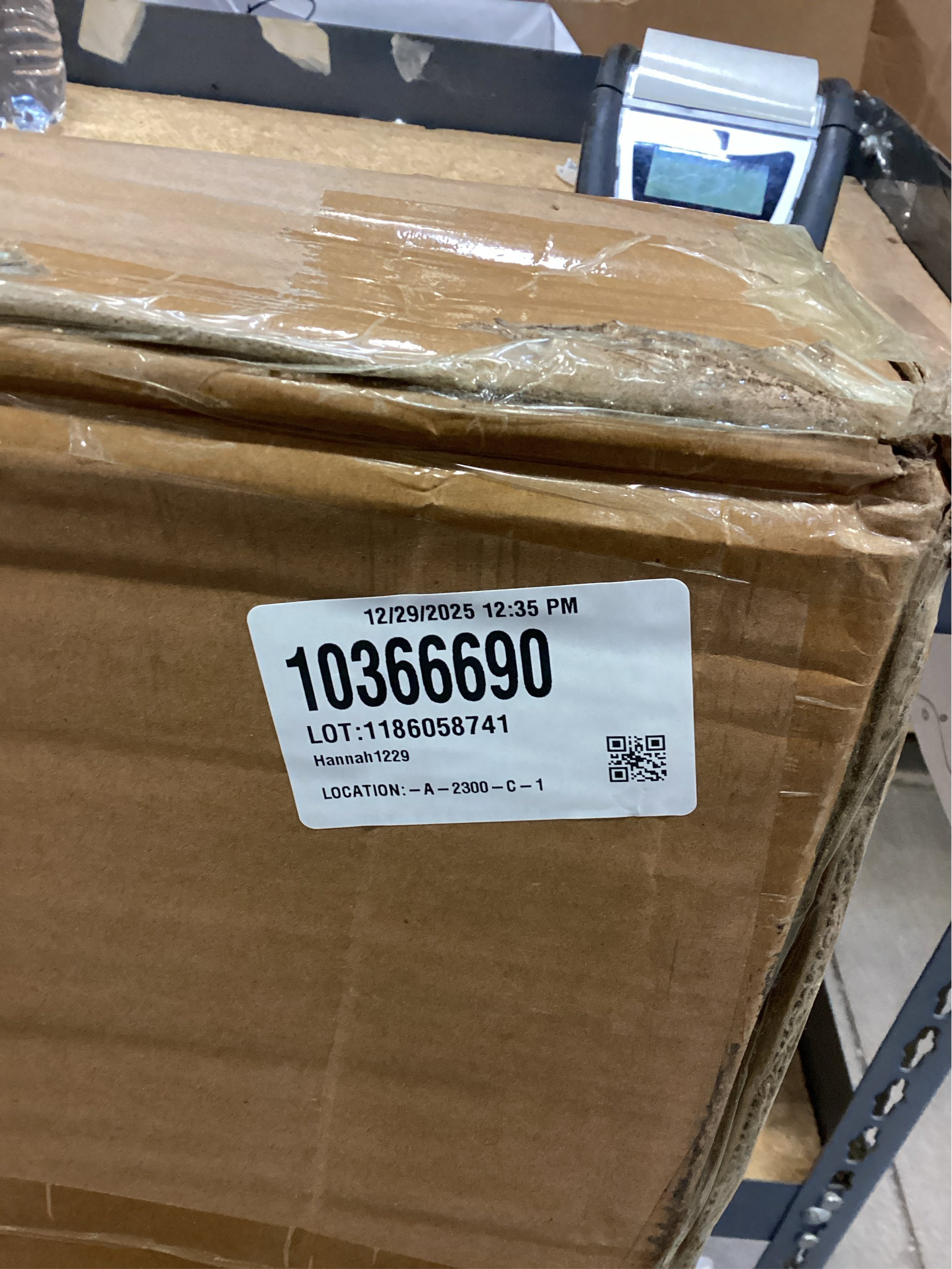 42 Large Humane Live Animal Trap,Collapsible Large Animal Catcher Cage,Cage Traps for Large Dogs up to 38 pounds,Foxes,Coyotes,Bobcat,Similar Sized Animals