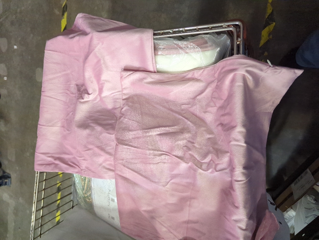 EMEMA Pack of 2 Velvet Throw Pillow Covers Decorative Square Pillowcase Soft Solid Cushion Case for Sofa Bedroom Chair Car 18x18 Inch Bright Pink