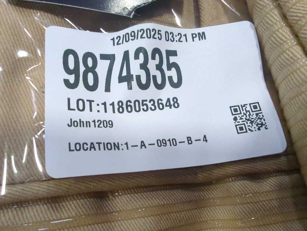 Set of 2 Color beige All-Clad Silicone Oven Mitt,  Cappuccino