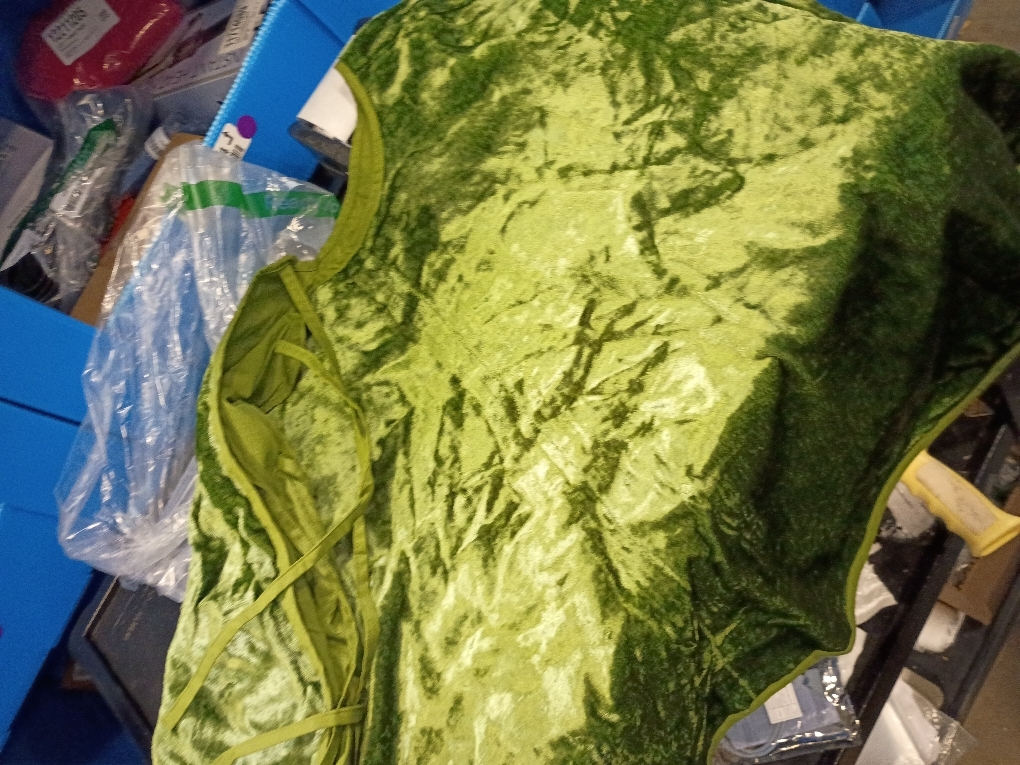 Velvet tree skirt(Olive)