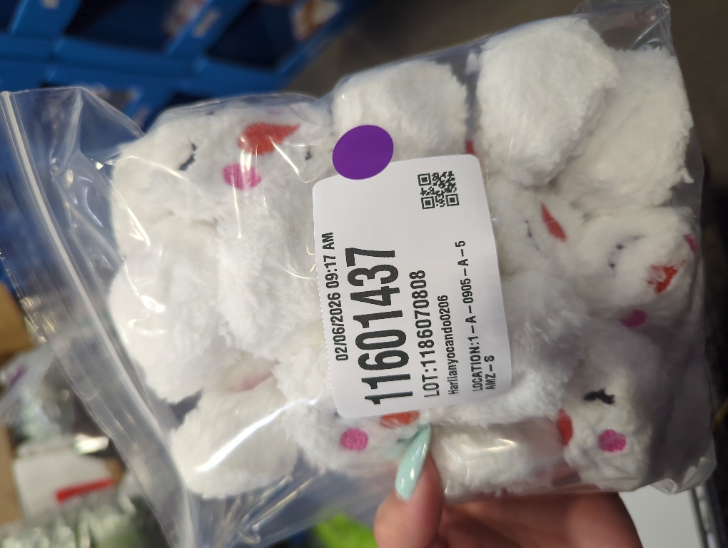 Yunsailing 24 Pcs Soft Snowball Fight Set Indoor 3 Inch Plush Snowballs with Faces Fun Snowmen Balls Winter Fake Snowball Fight for Adults Winter Outdoor Game Party Decorations(Cute)