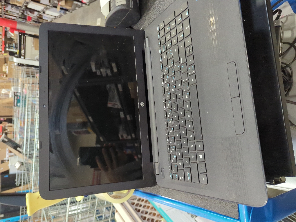 HP Notebook - 15-ay013ca With Charger