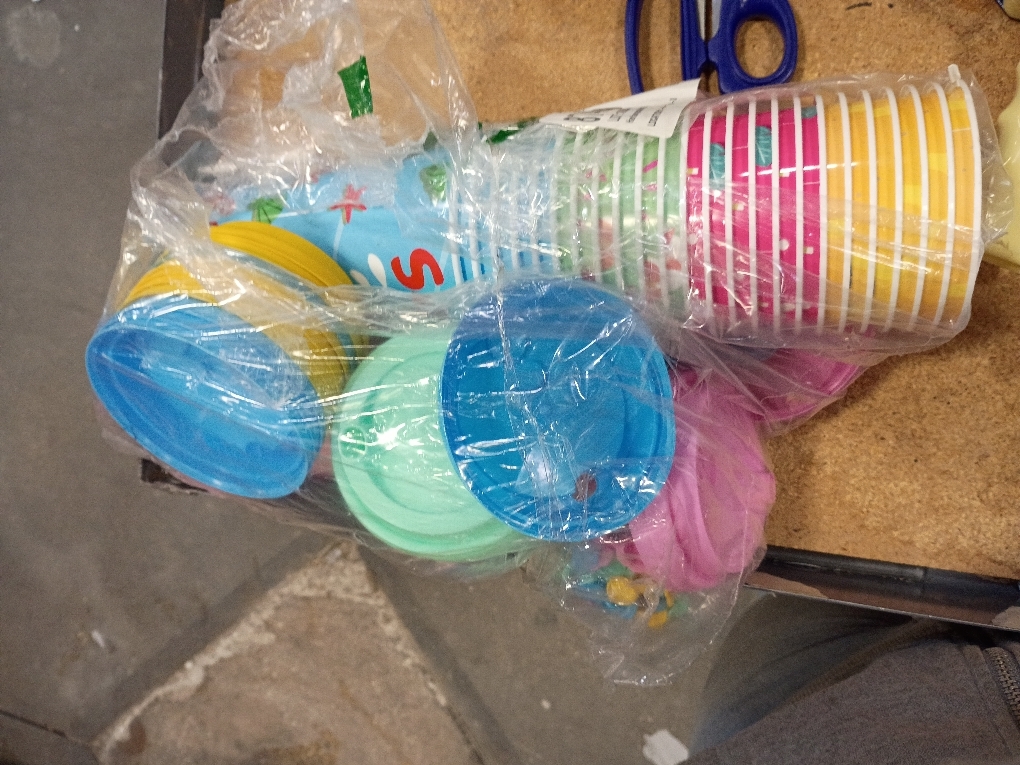24 Pack Beach Party Favors Goodie Cups, 16OZ Pool Luau Theme Party Decorations Plastic Cups, Summer Birthday for Kids Supplies with Lids Plugs