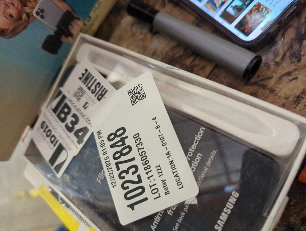 Samsung EF-FF92P - Flip cover for cell phone - black - for Galaxy Z Fold3 5G