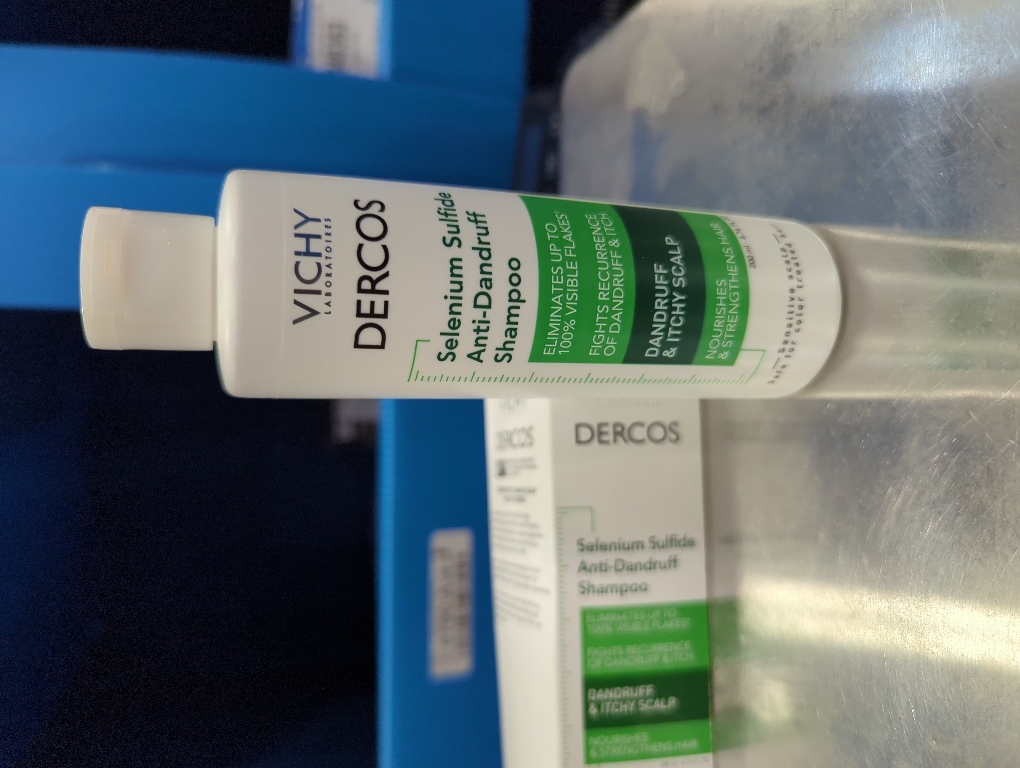 Dercos Selenium Sulfide Anti Dandruff Shampoo, Dry Scalp Treatment and Itch Relief. Prescription Strength Comparable to 2% Ketoconazole, for Mild to Severe Dandruff-Prone Hair & Flaky, Itchy Scalps