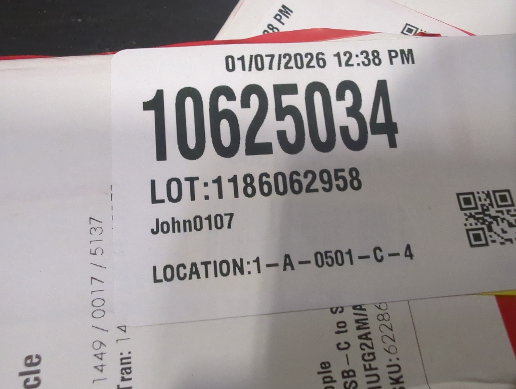 Apple USB-C to SD Card Reader - 2.6in