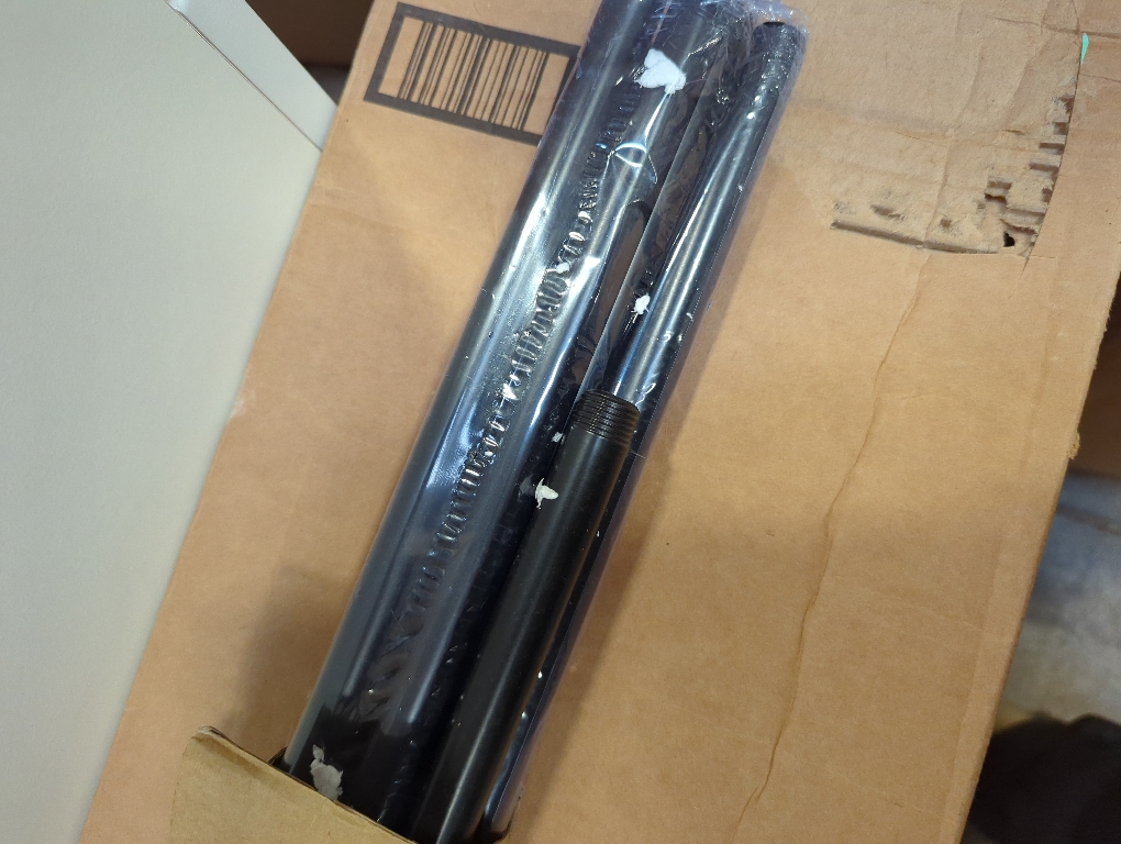 GeilSpace 6 Pack 1/2 × 24 Pre-Cut Black Metal Pipe, Industrial Steel Fits Standard Half Inch Black Threaded Pipes and Fittings - Vintage DIY Industrial Shelving (1/2 × 24)